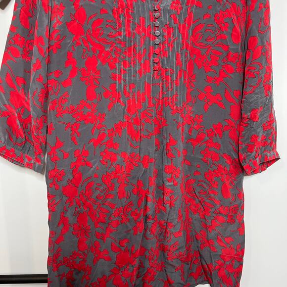 Fossil Red Gray 3/4 Sleeve V Neck Silk Blouse Size Medium - Picture 6 of 9